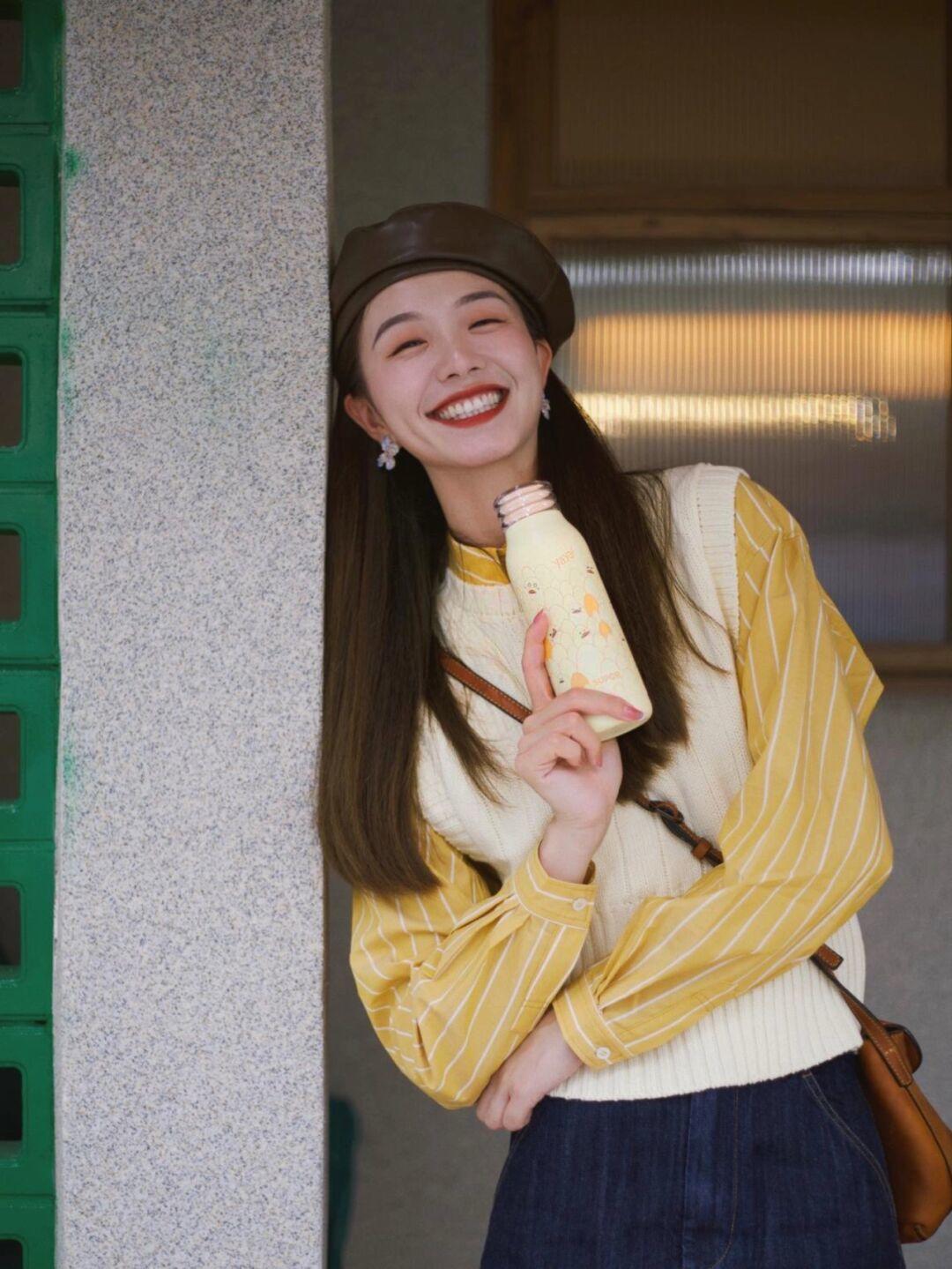 马甲衬衫叠穿搭配什么裤子,衬衫搭配马甲怎么穿才好看