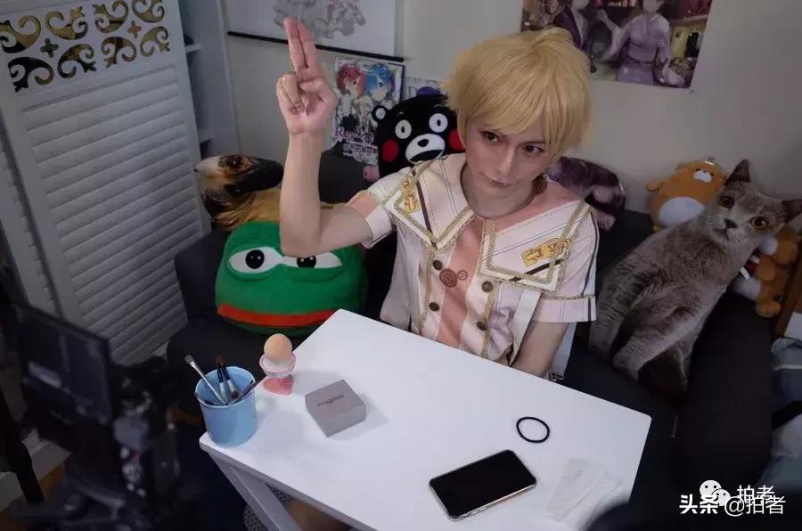 “女装大佬”木木：我更愿意被称作美妆博主