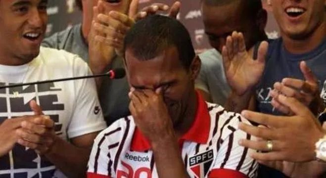 为啥巴西球员不待见贝利,巴西球员为什么钟爱黄色球衣