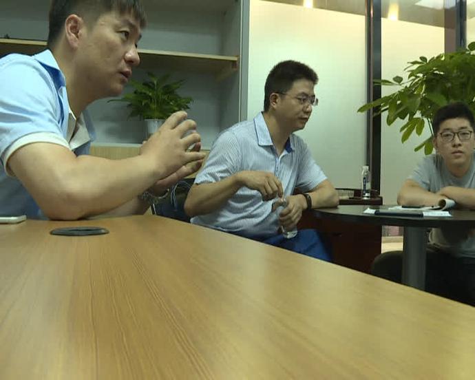 说好的网红夜市飞了！外来商户吐槽：镇江常发广场真不负责