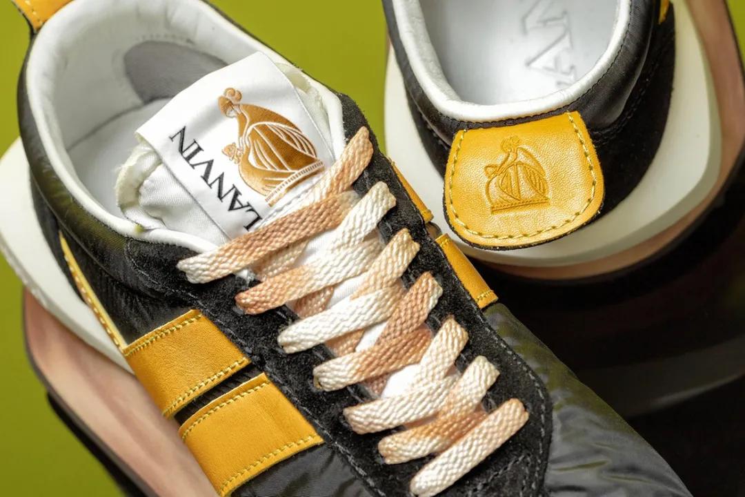 今天上班迟到了,因为隔壁公司的姑娘问我要鞋子链接|球鞋推荐