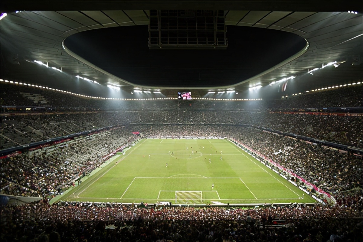 足球比赛前吃什么提升运动状态,足球运动后的营养补充