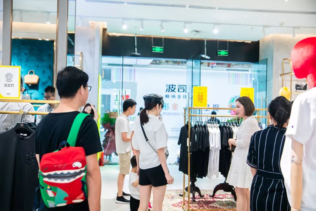 藏不住了！温州万达衣麦仓“时尚基地”，潮人们都去打卡啦