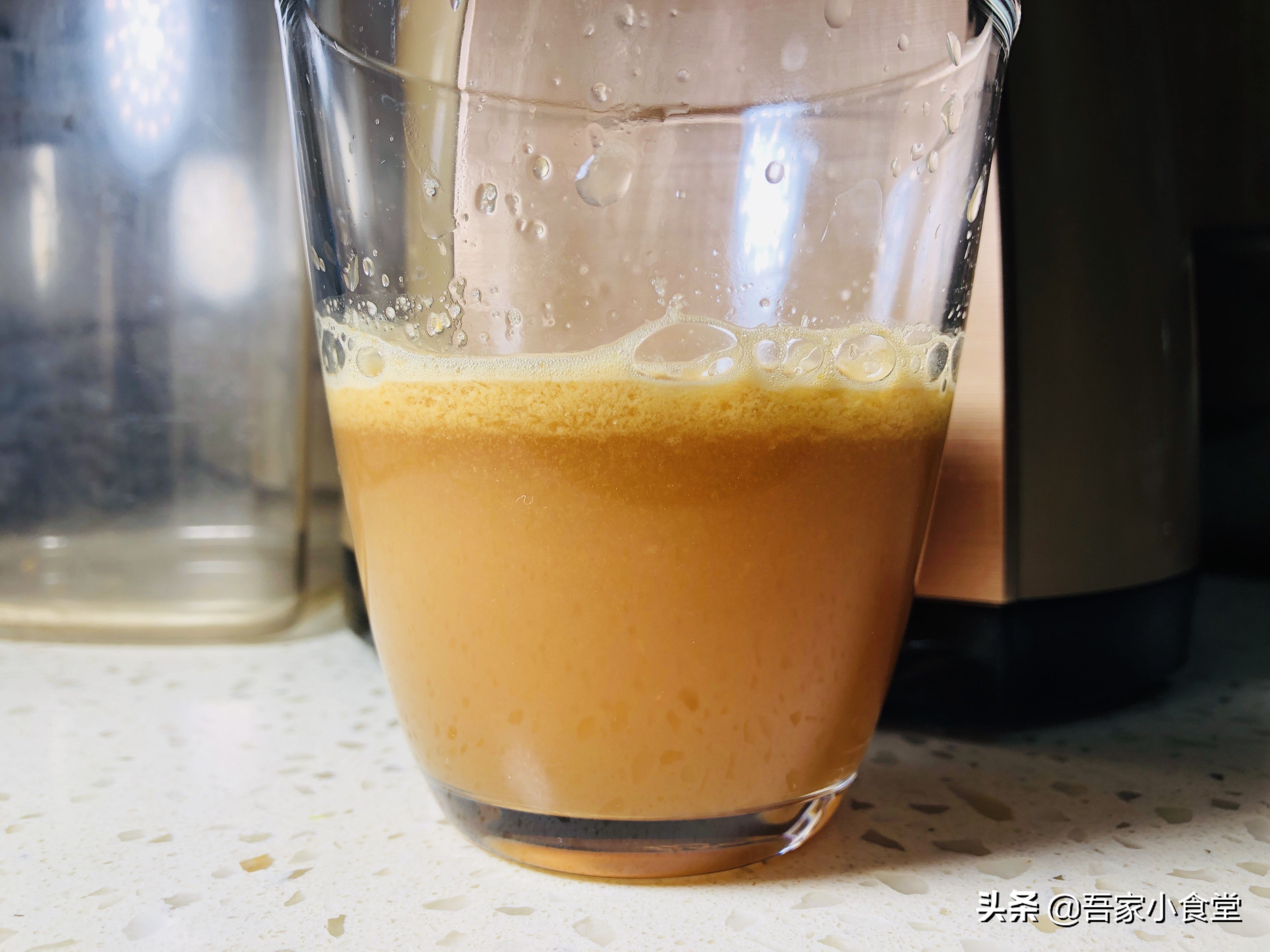 苹果汁怎么榨不氧化变黑，到底是加白醋柠檬还是盐，我来告诉你