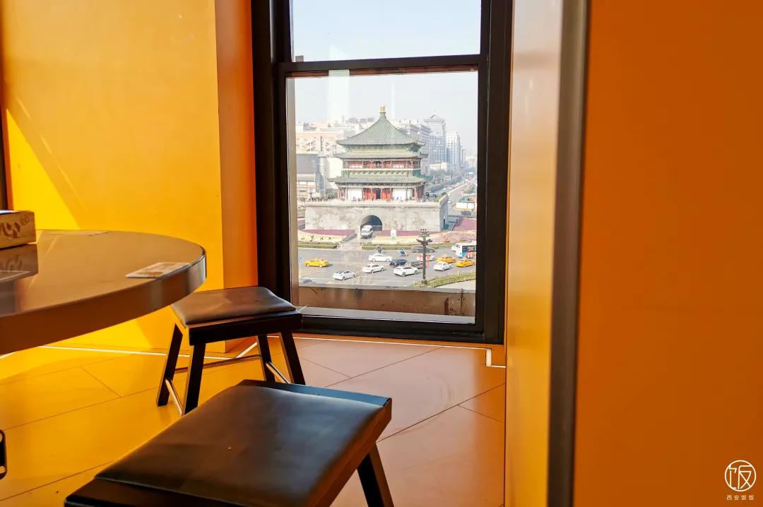 能看到钟楼的美食,看见钟楼的西安美食