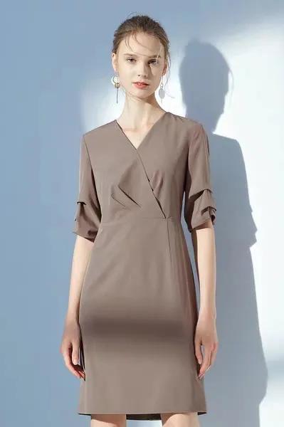 中年妈妈适合夏季穿哪家鞋子,有没有哪款鞋子适合妈妈穿