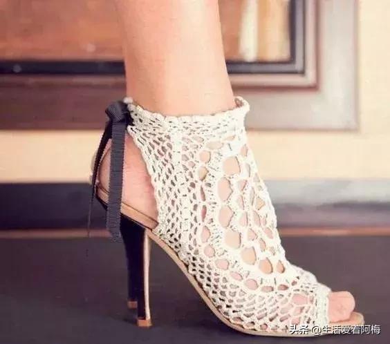 钩针钩出漂亮的毛线鞋图解,钩针钩织有些后跟的鞋子全部教程