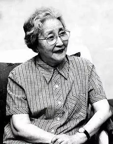 她是金庸表姐，徐志摩表妹，和一代男神的爱情堪称范本