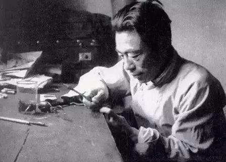 闻一多被*杀暗**后，其子女后来如何？长子为父身中5枪留下残疾