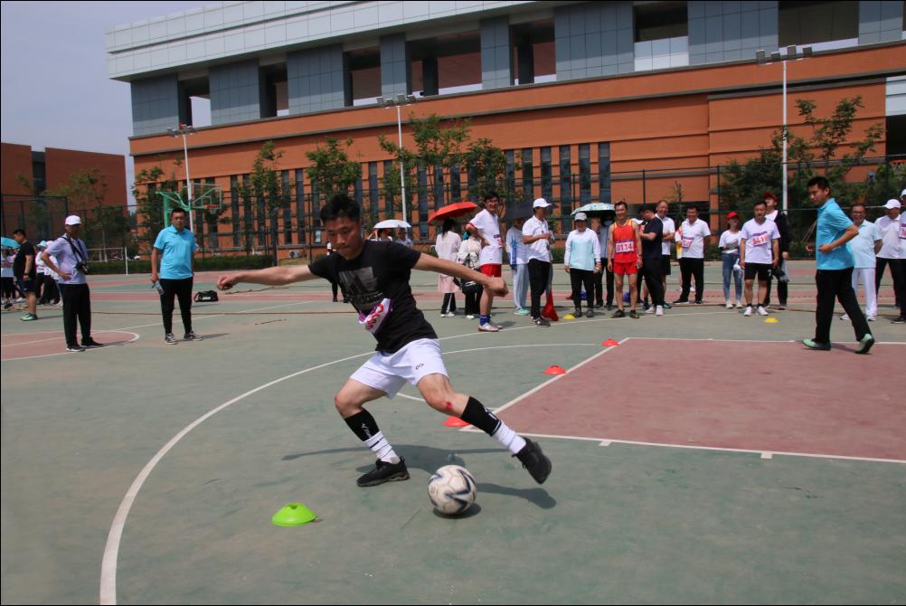 团结拼搏砥砺前行永争第一,团结奋进勇争第一