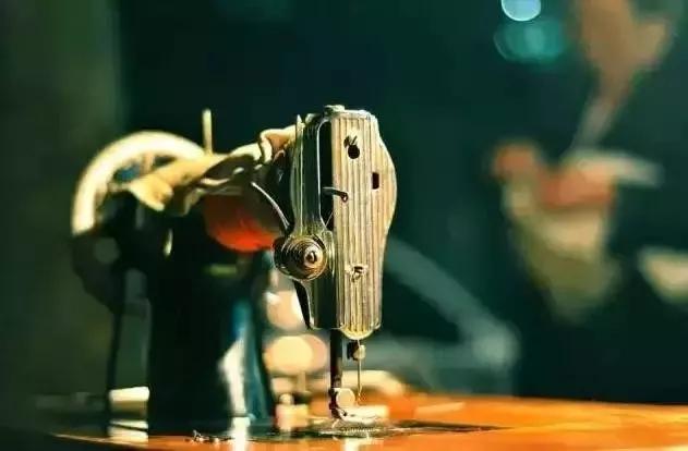 泪崩了歌曲原唱,泪崩了原唱完整版视频