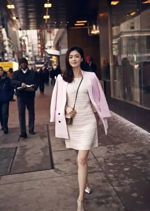 西装配裙子适合哪种发型,中长西装配什么裙子好看