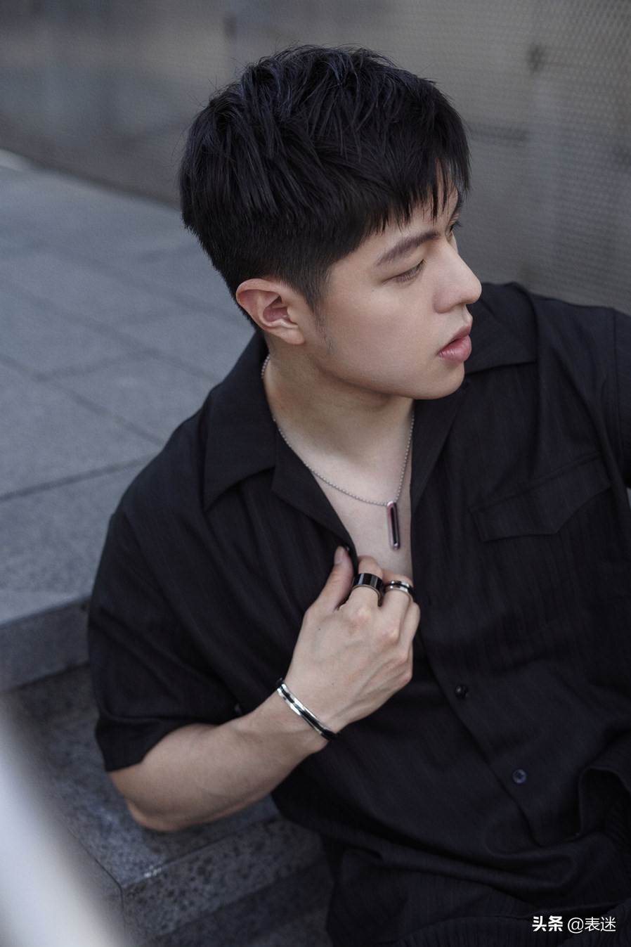 calvinklein手镯菱形,calvinklein金色蛇皮包