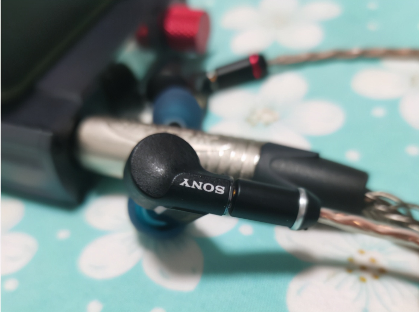 索尼这条动铁入门塞，让我深深被打动，为此着魔似得换线