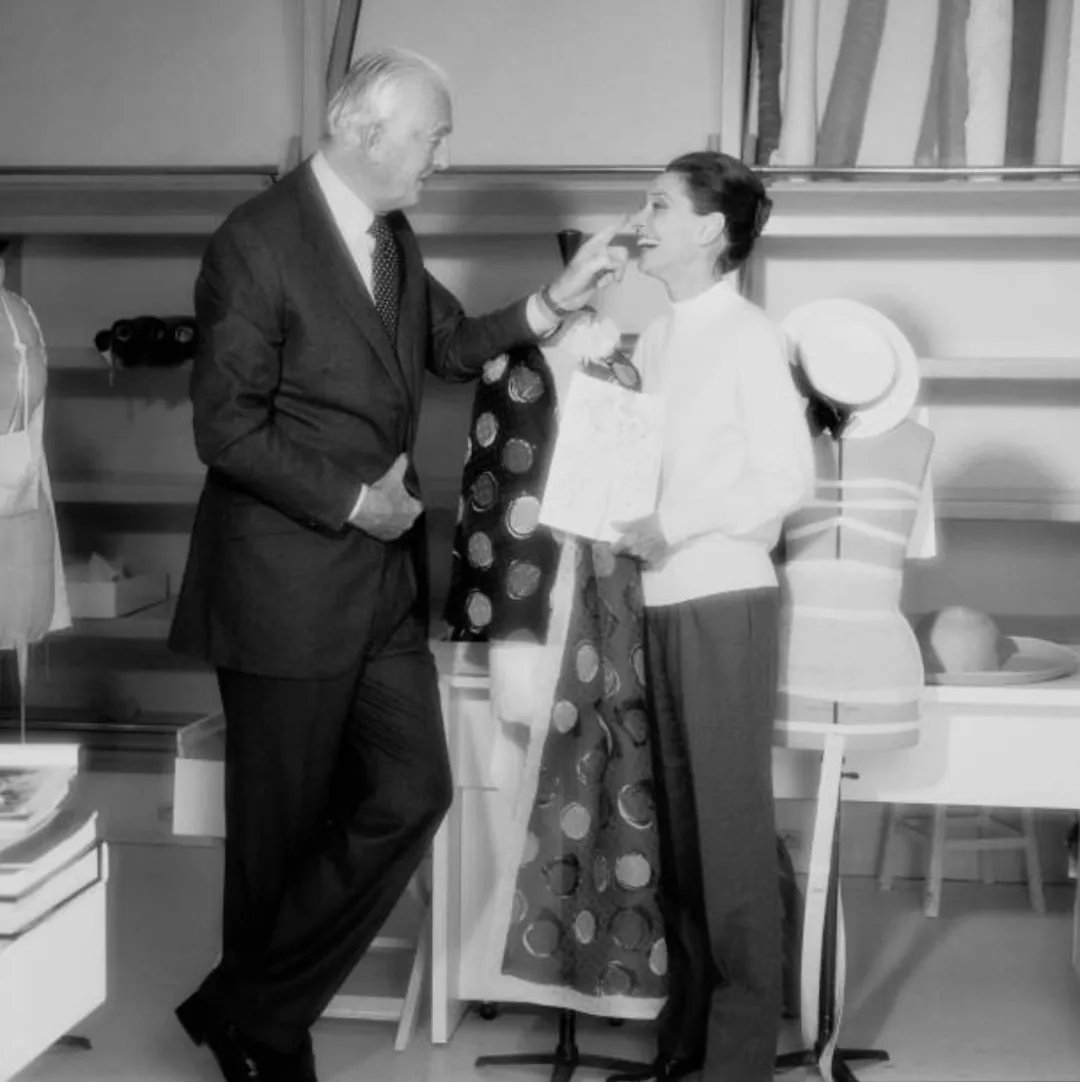 装妆美资讯馆|是谁?让赫本比梦露更美丽?