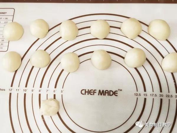 老爸的食光鲜花饼的做法,发面玫瑰花饼的美食做法