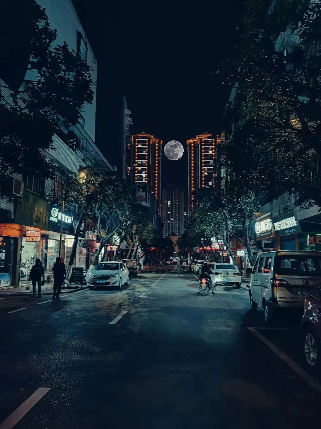 最好的月亮拍摄方法,真实的月亮星空怎样拍才好看