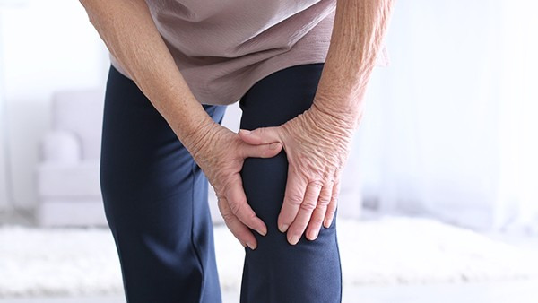 速看！类风湿性关节炎的自我疗法竟然有它