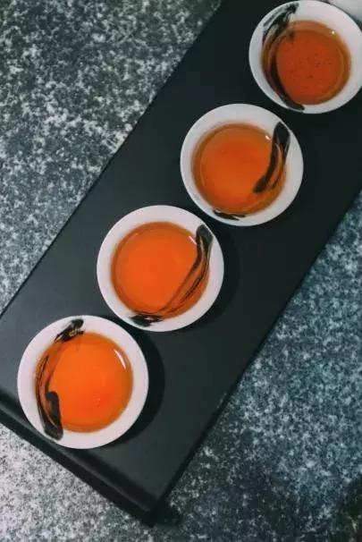 镜像西湖插画,镜像西湖