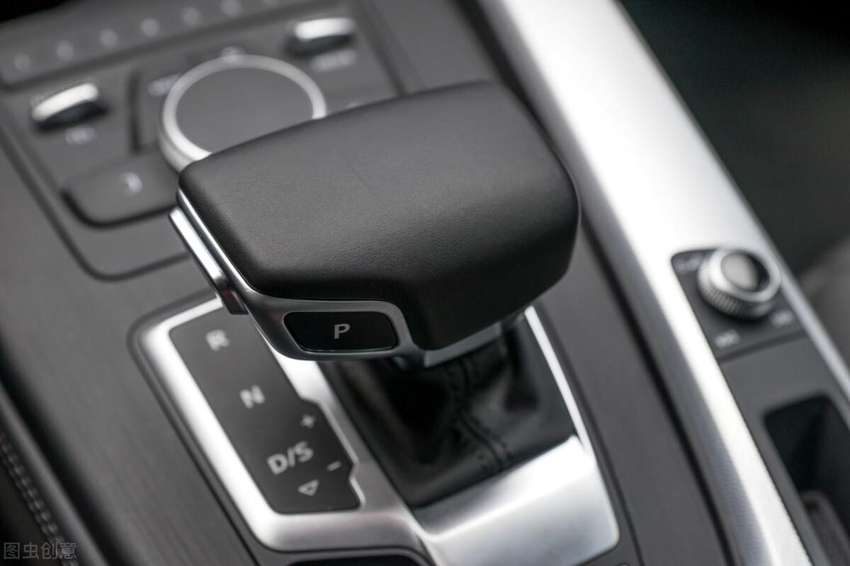 摩托车刹车失灵了怎么自救,下坡刹车失灵如何自救