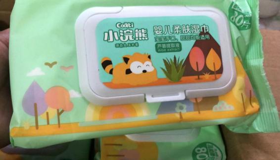 我在拼多多买了宝宝湿巾，和在淘宝上买一样，但价格便宜近一倍