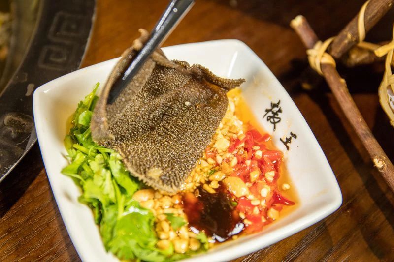 火锅还能喝汤？！征服无数街坊的火锅届黑马，十万份肥牛免费送！