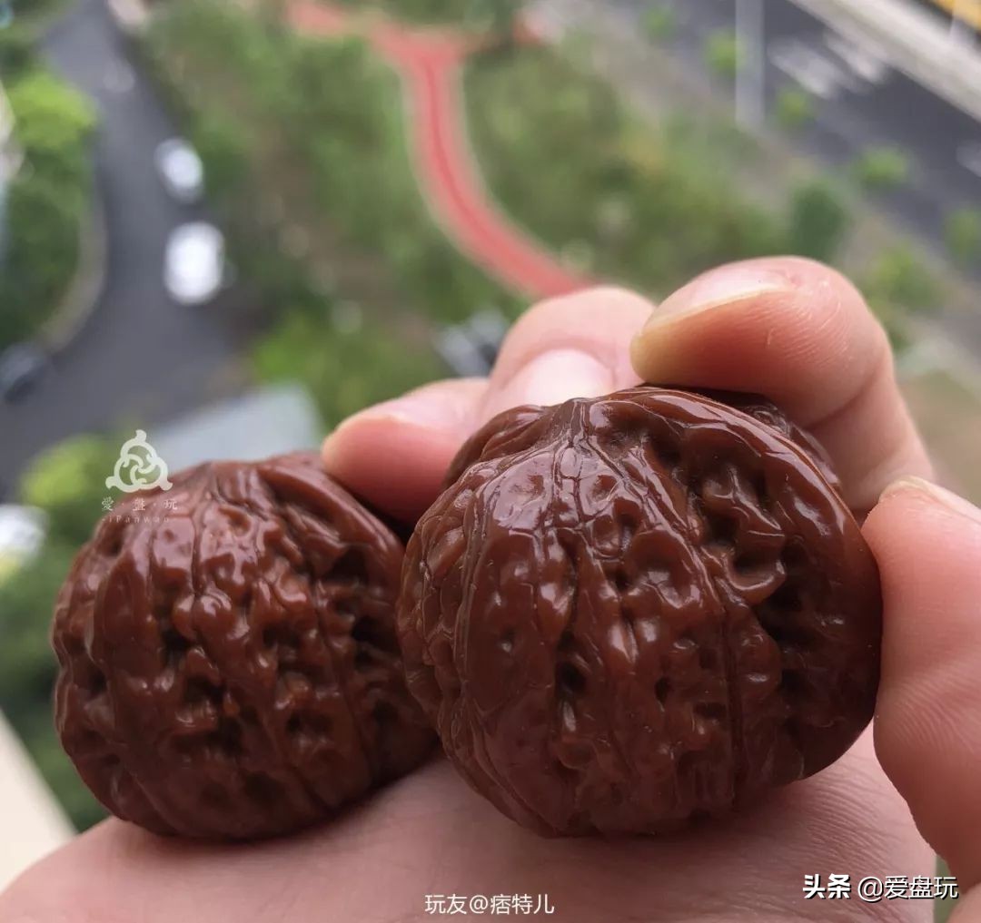 核桃盘红的正确方法,核桃盘玩多久能变牛筋红