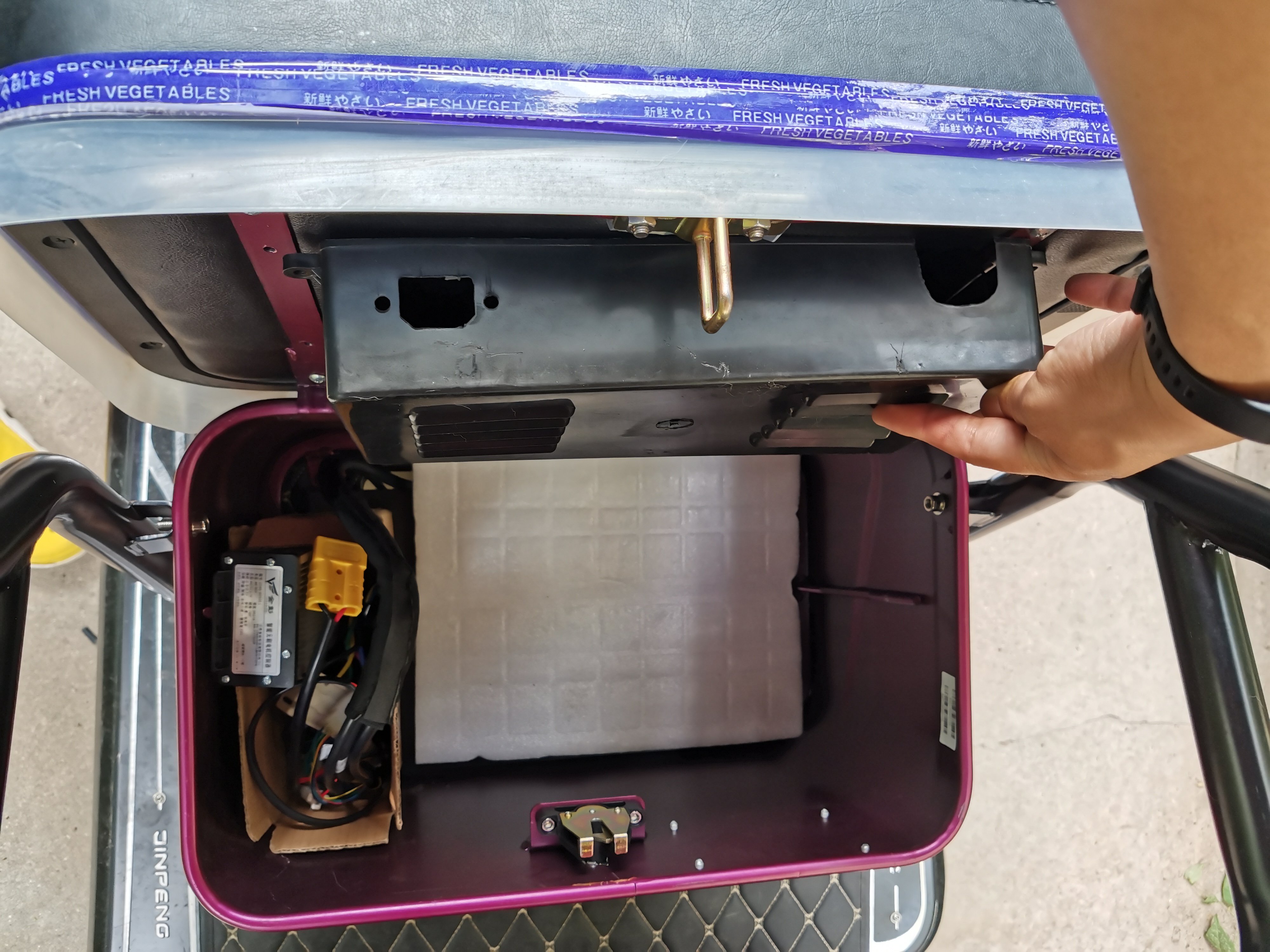 磷酸铁锂做三轮车电池,给电动三轮做一个磷酸铁锂电池