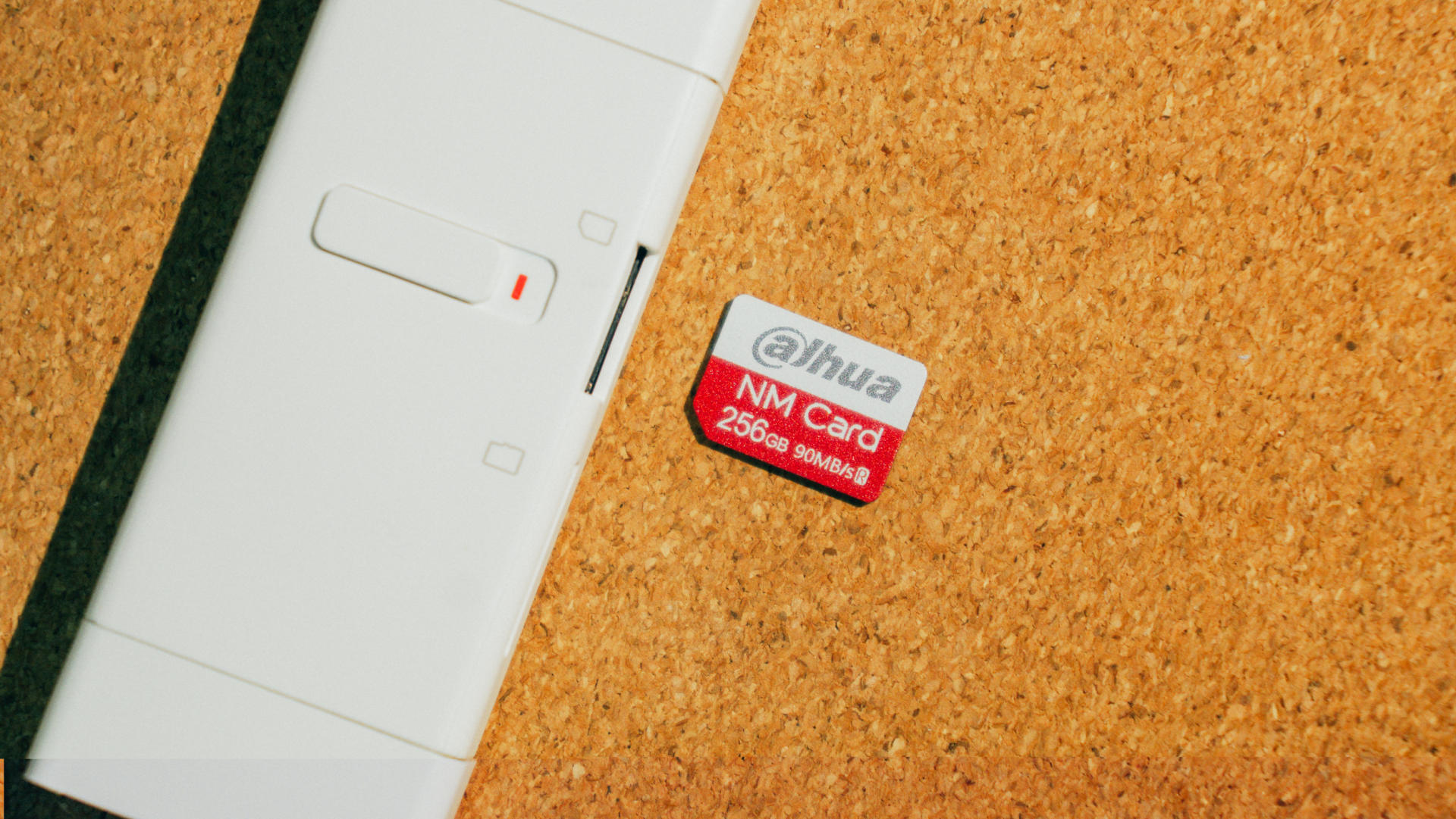 华为手机扩容用哪个品牌的nm卡,华为p20支持nm内存扩容吗