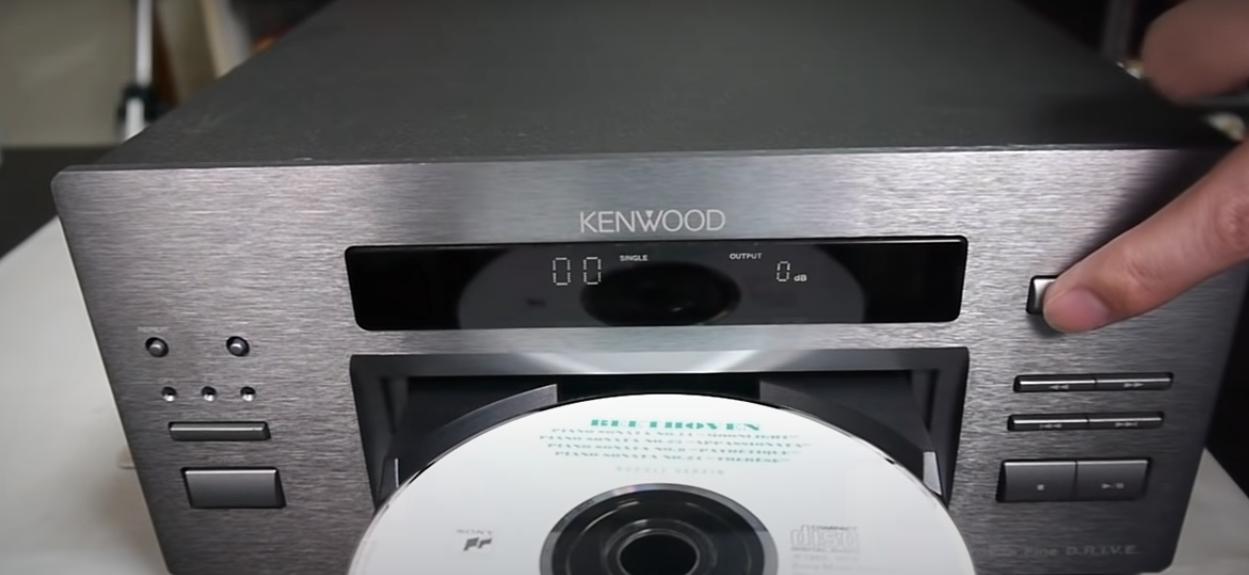 KENWOODDPF-7002CD机不读盘维修，掌握拆机步骤和更换光头的方法