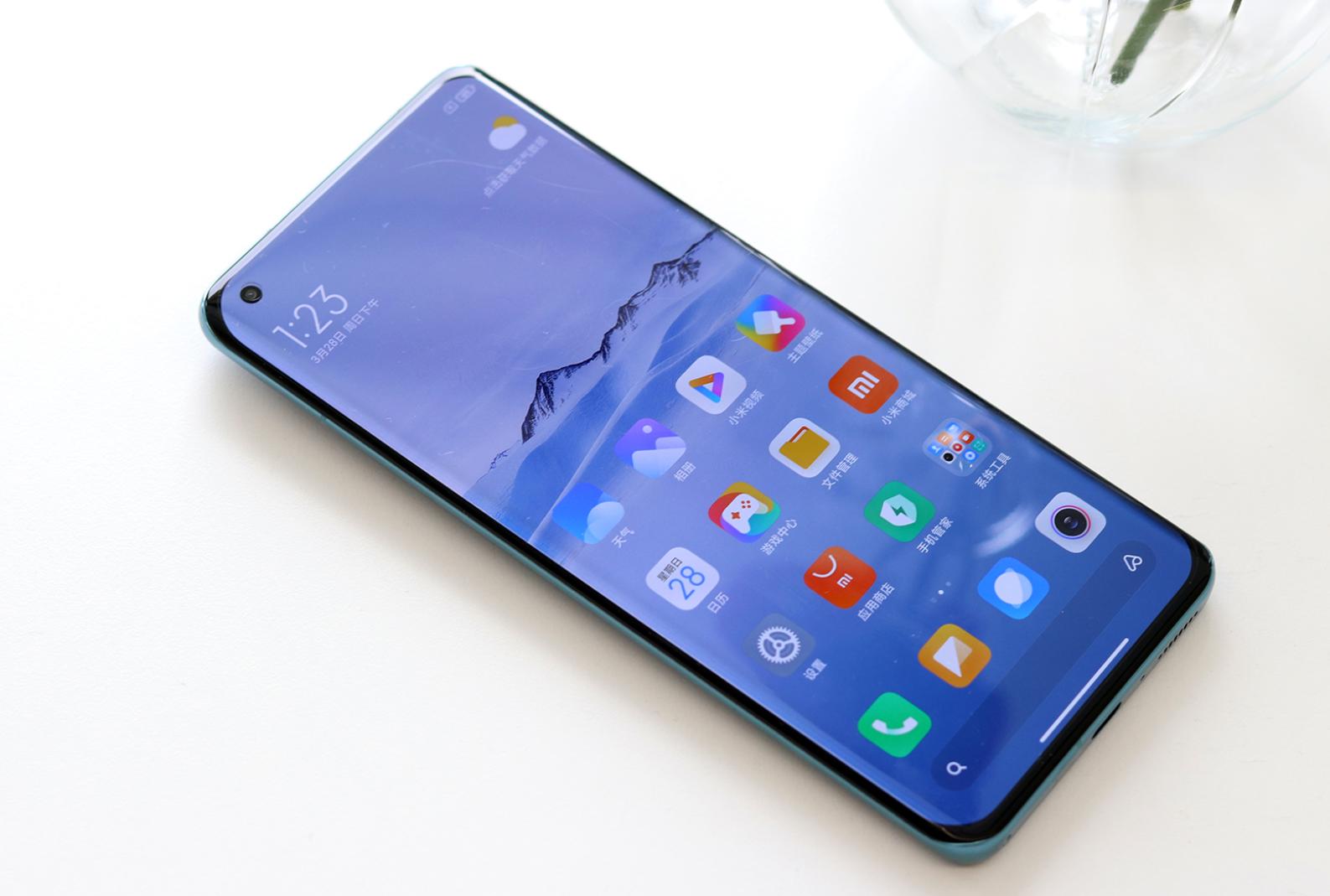 曲面屏有哪些直屏不具备的优点,曲面屏最终是不是会回归直屏