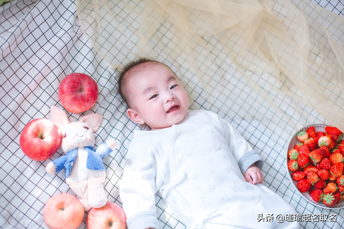 叠字宝宝小名大全,2022年好听的叠字小名