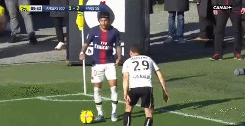 内马尔玩篮球用彩虹过人,内马尔过人最新