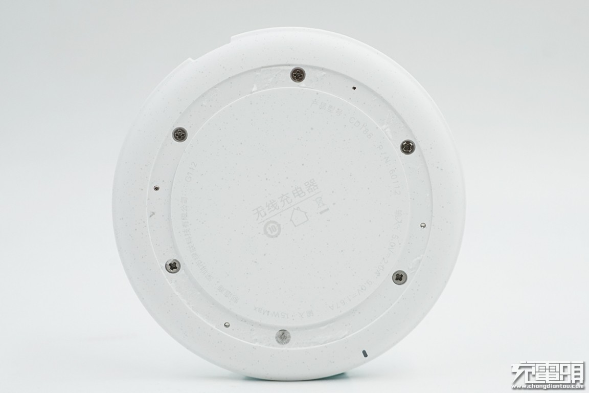 绿联无线充电宝拆解,绿联30瓦充电器拆解