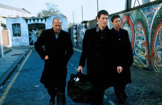 他年仅27岁,首次导演就拍出豆瓣9.1。二十年无人超越