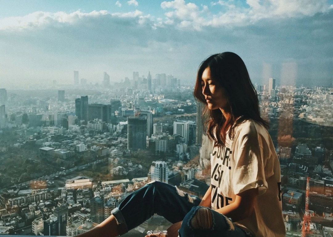 杨幂一万块钱毛衣,杨幂什么单品都能穿好