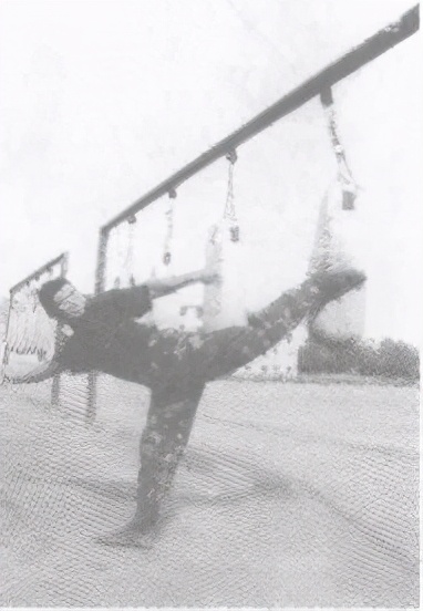 警用防暴棍和匕首警拳,警用防暴橡胶棍杀伤力