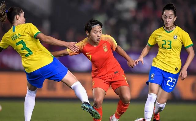 我们中国女足的姑凉们脚臭？不存在的冲鸭