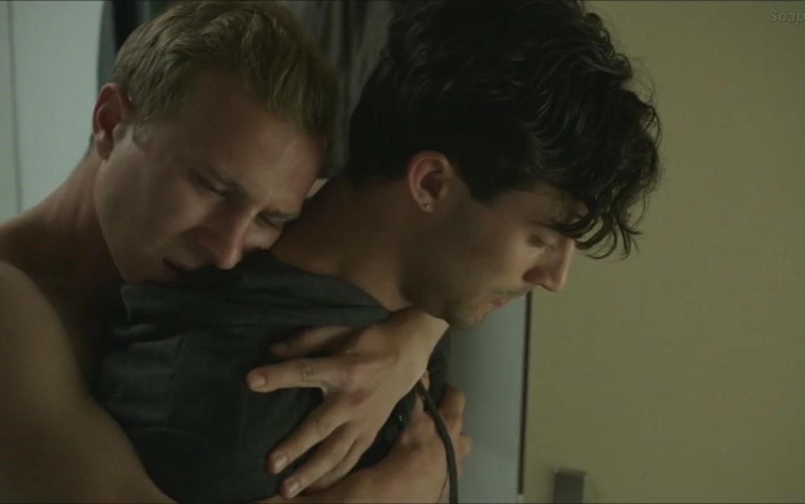 同性恋球员，他们是在足球世界中挣扎的“异类”