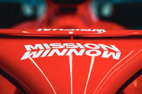 赛车为啥都是红牛赞助,为什么赛车全是赞助商