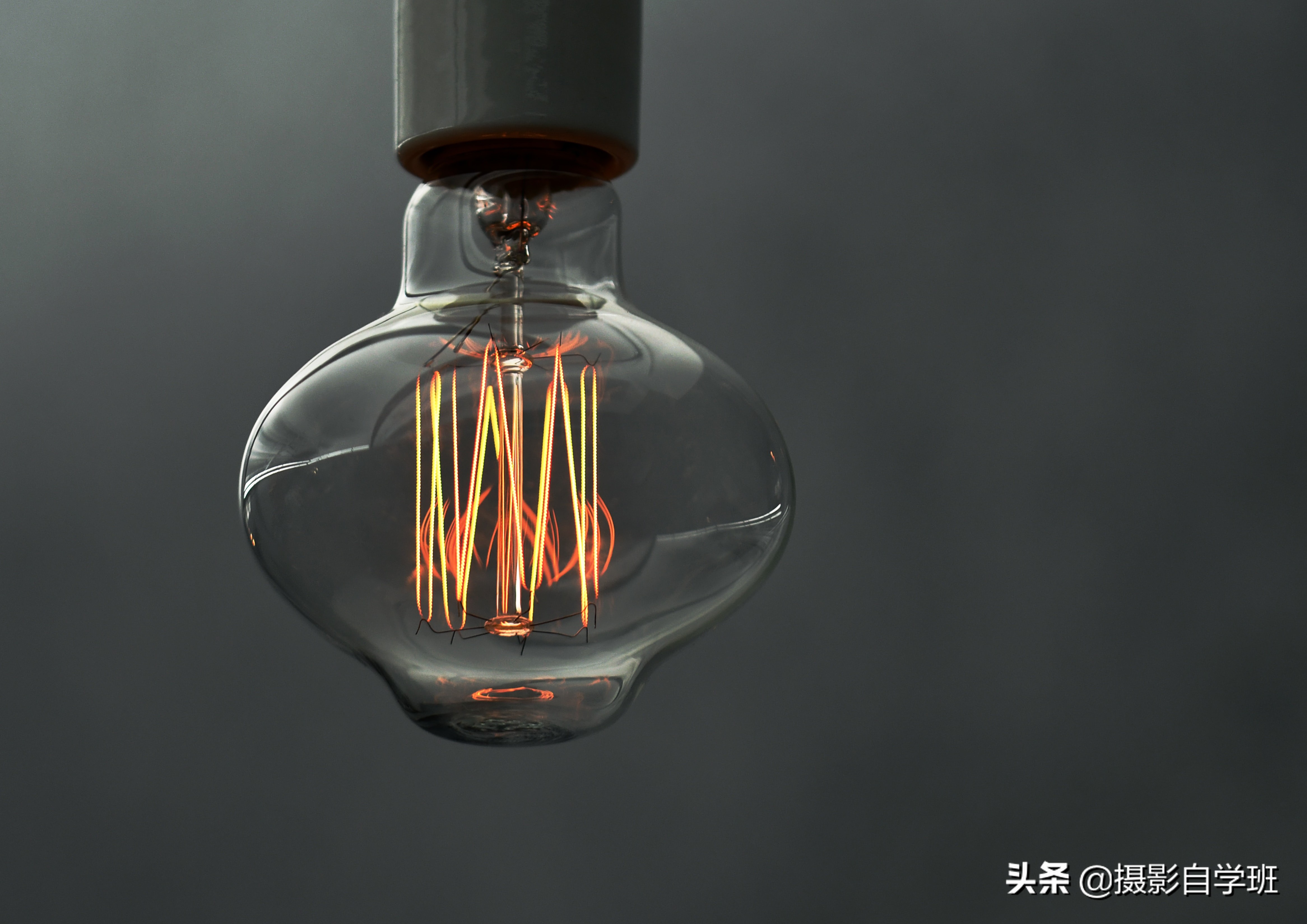 家里的灯可以变颜色,家里的灯还能这样拍