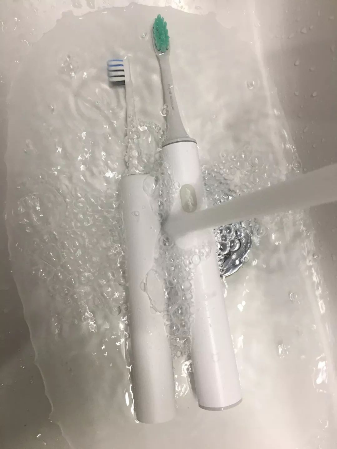 米家电动牙刷三个版本区别,米家电动牙刷t100和t300的区别