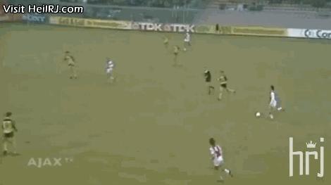 足球史上最强的前腰,谁是足球史上最完美的中锋模板