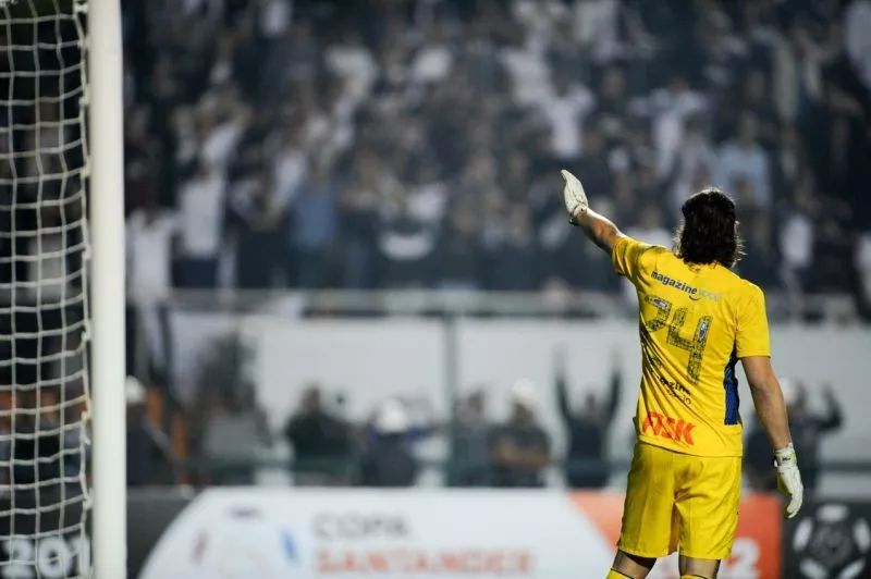 巴西队为何没有44号球衣,巴西球员为什么钟爱黄色球衣