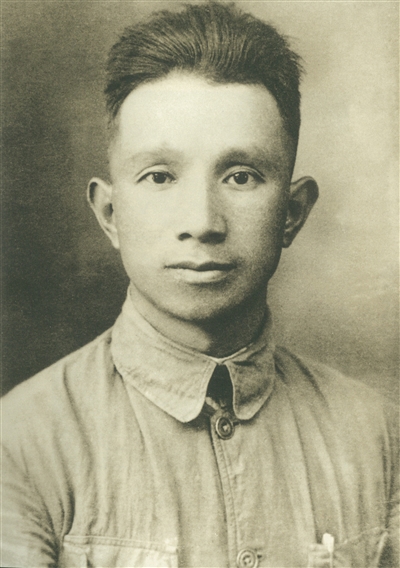 毛主席要粟裕入朝作战，粟裕因头痛错过，后才知他头里有3枚弹片