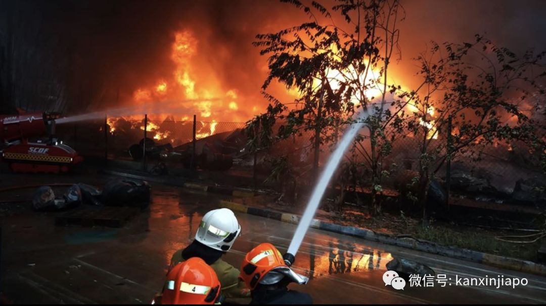 新加坡一化工厂大火狂烧6小时，出动130名消防员