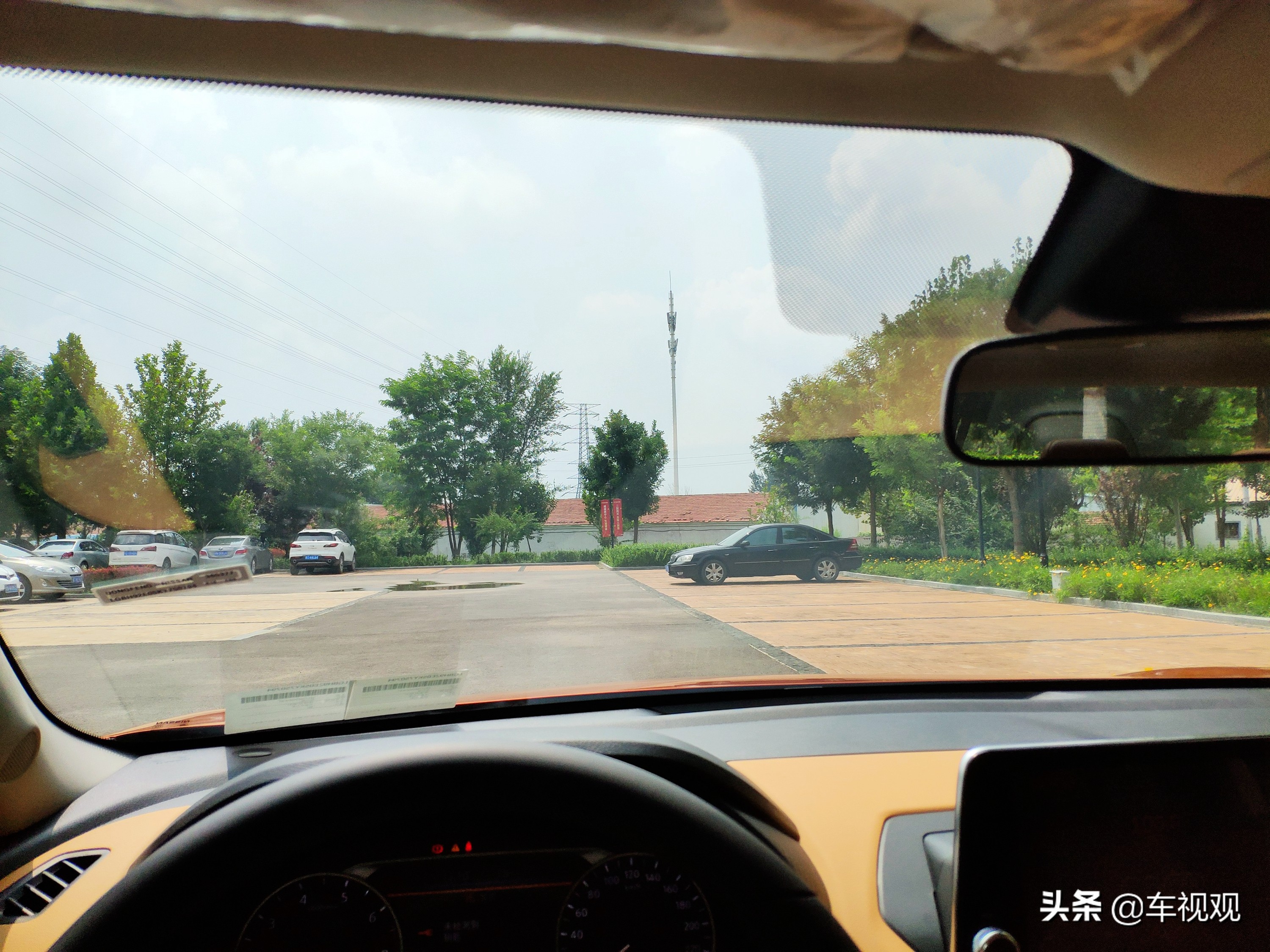 相信日系车的品质，花15万入手顶配日产轩逸，安全配置丰富