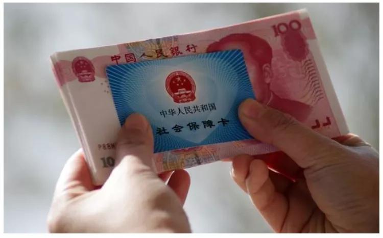 公司委托第三方交社保被辞退,公司为离职员工代缴社保合法吗