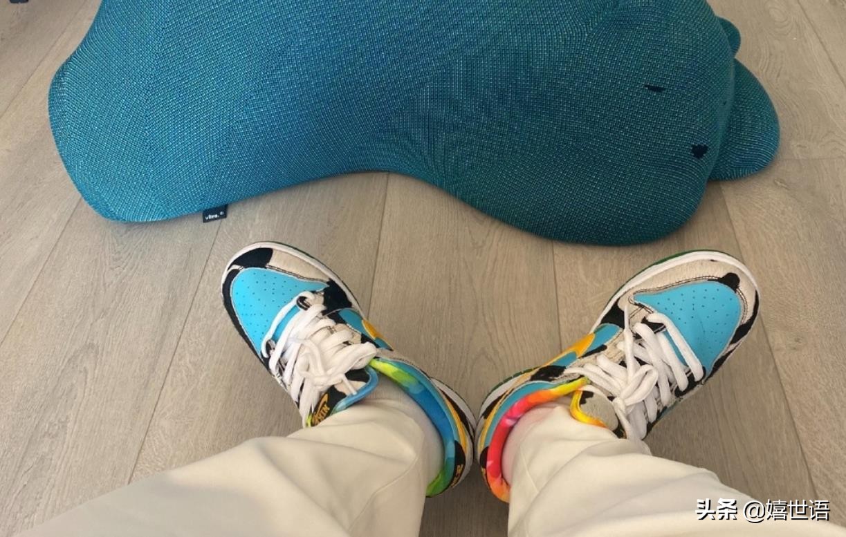 周雨彤穿板鞋图片,周雨彤spell牛仔裤穿搭