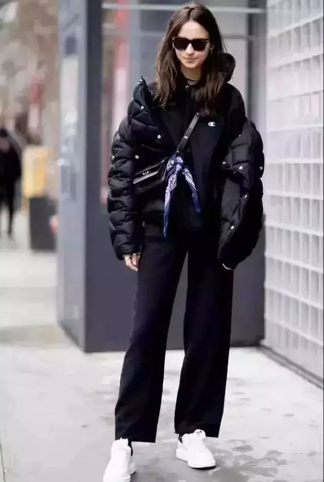 冬天的卫衣叠穿更时髦,连帽卫衣叠穿大法